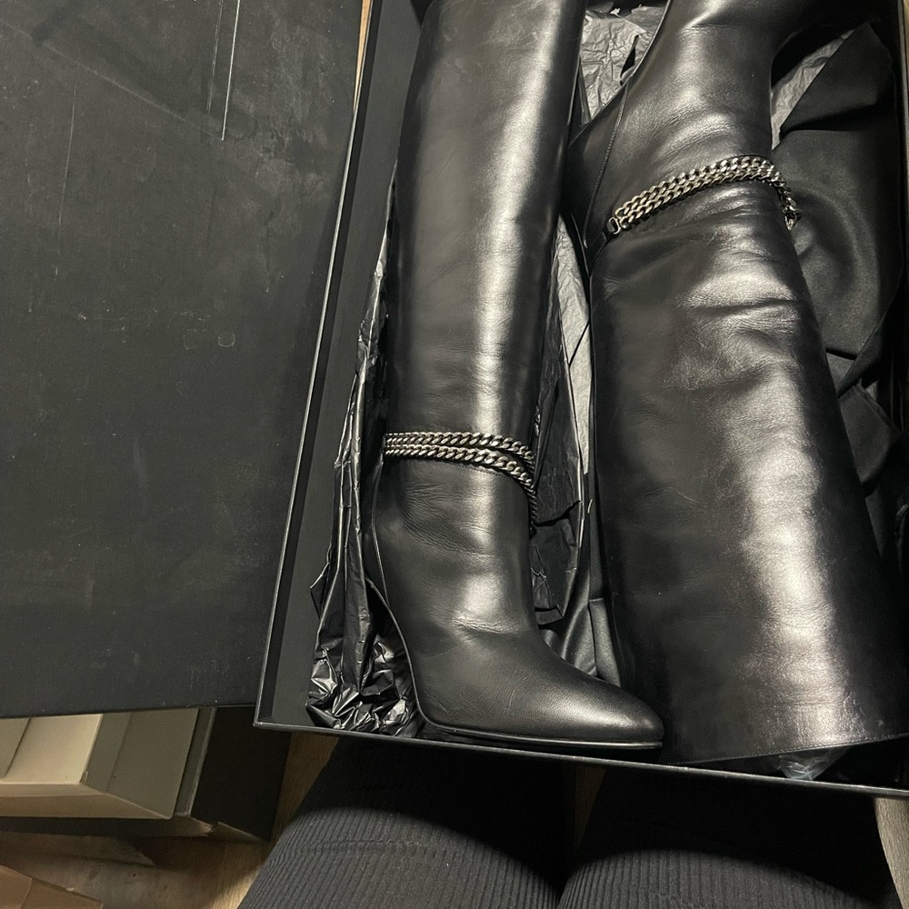 Chic Black Leather Boots with Chain Detail